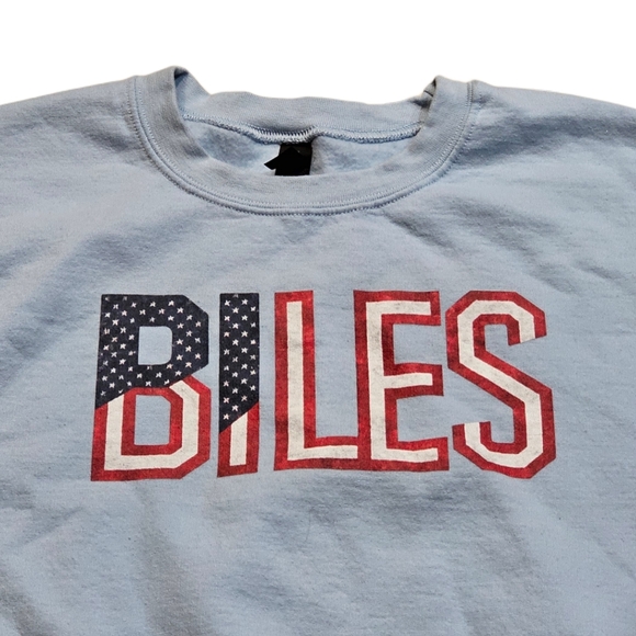 Simone Biles USA Flag Blue Sweatshirt Workout Shirt Women Large Olympic Gymnast - Picture 2 of 3